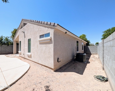 13959 W Country Gables Drive - Photo Thumbnail 56