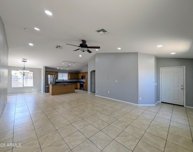 13959 W Country Gables Drive - Photo Thumbnail 11