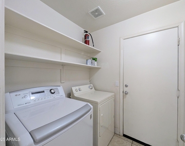 13959 W Country Gables Drive - Photo Thumbnail 33