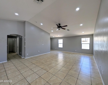 13959 W Country Gables Drive - Photo Thumbnail 10