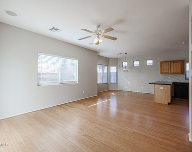 6280 S 251st Drive - Photo Thumbnail 11