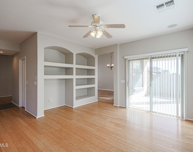 6280 S 251st Drive - Photo Thumbnail 12