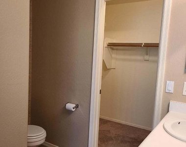 43540 W Bedford Drive - Photo Thumbnail 10