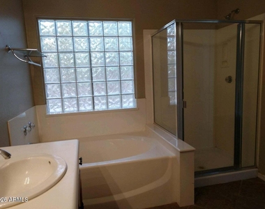 43540 W Bedford Drive - Photo Thumbnail 9