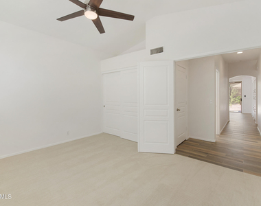 9060 E La Posada Court - Photo Thumbnail 13