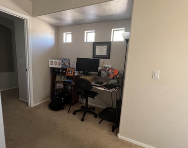 1910 W Park Place - Photo Thumbnail 13