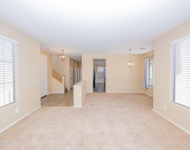 2023 W Shackleton Drive - Photo Thumbnail 5