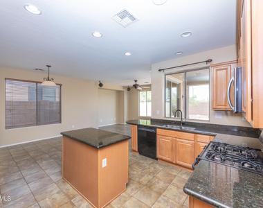 2023 W Shackleton Drive - Photo Thumbnail 10