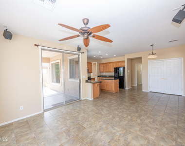 2023 W Shackleton Drive - Photo Thumbnail 16