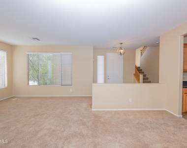 2023 W Shackleton Drive - Photo Thumbnail 9