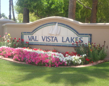 1539 E Beacon Drive - Photo Thumbnail 16