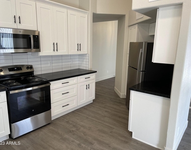 1539 E Beacon Drive - Photo Thumbnail 5