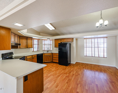 5727 W Villa Maria Drive - Photo Thumbnail 6