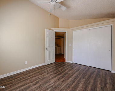 5727 W Villa Maria Drive - Photo Thumbnail 18