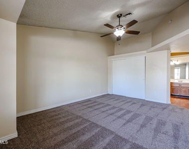 5727 W Villa Maria Drive - Photo Thumbnail 13