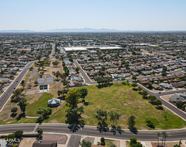 5727 W Villa Maria Drive - Photo Thumbnail 35