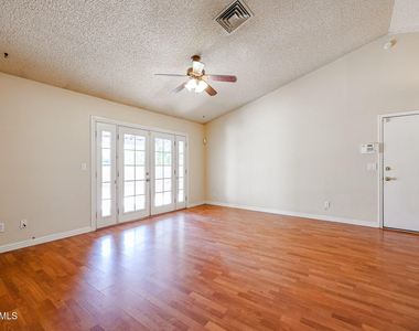 5727 W Villa Maria Drive - Photo Thumbnail 9