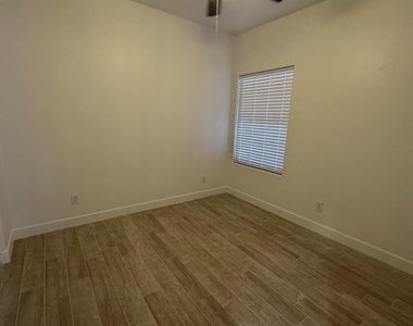 2861 N Rosa Lane - Photo Thumbnail 11