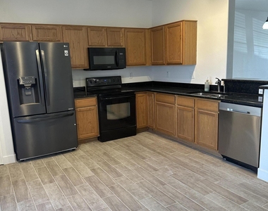 2861 N Rosa Lane - Photo Thumbnail 3