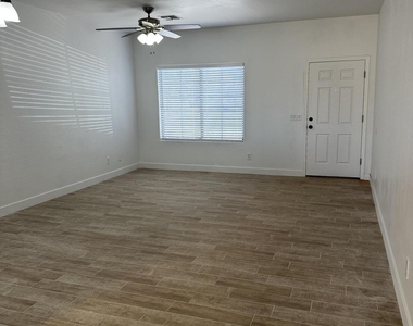 2861 N Rosa Lane - Photo Thumbnail 2