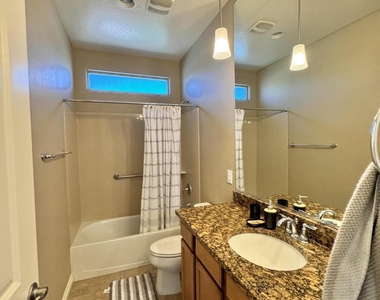 172 E Crescent Place - Photo Thumbnail 7