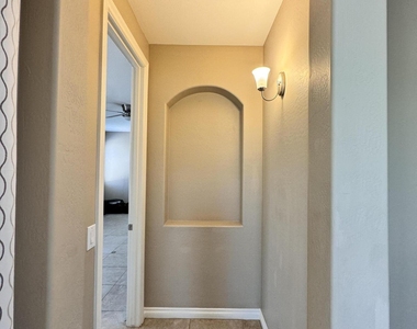 172 E Crescent Place - Photo Thumbnail 20