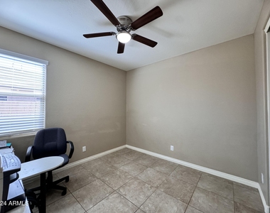 172 E Crescent Place - Photo Thumbnail 33
