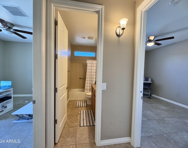 172 E Crescent Place - Photo Thumbnail 2