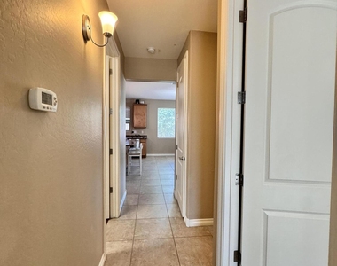 172 E Crescent Place - Photo Thumbnail 30