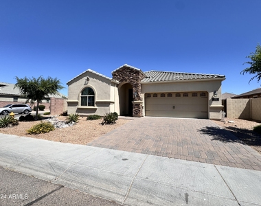 172 E Crescent Place - Photo Thumbnail 12