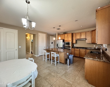 172 E Crescent Place - Photo Thumbnail 27