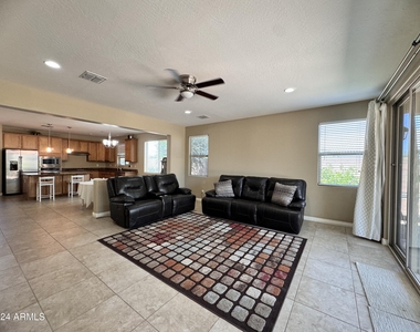 172 E Crescent Place - Photo Thumbnail 23