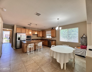 172 E Crescent Place - Photo Thumbnail 28