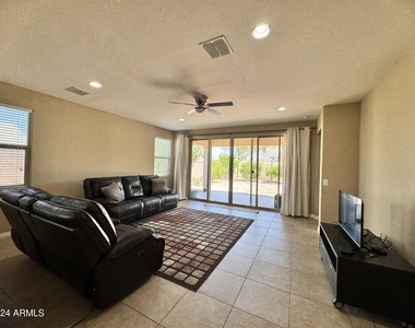 172 E Crescent Place - Photo Thumbnail 24