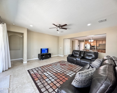 172 E Crescent Place - Photo Thumbnail 22
