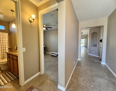 172 E Crescent Place - Photo Thumbnail 1
