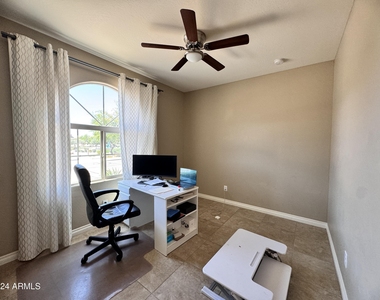 172 E Crescent Place - Photo Thumbnail 10