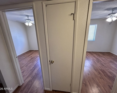 3147 E Edgewood Avenue - Photo Thumbnail 13
