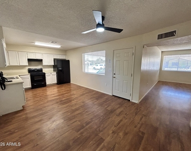 3147 E Edgewood Avenue - Photo Thumbnail 9