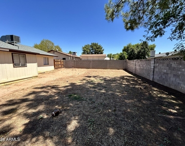 3147 E Edgewood Avenue - Photo Thumbnail 27