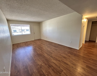3147 E Edgewood Avenue - Photo Thumbnail 5