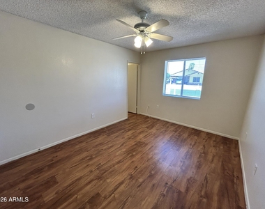 3147 E Edgewood Avenue - Photo Thumbnail 20
