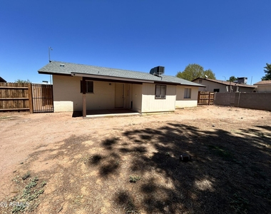 3147 E Edgewood Avenue - Photo Thumbnail 26