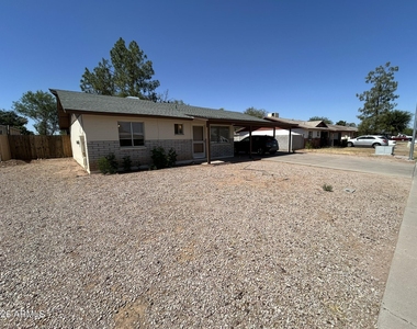 3147 E Edgewood Avenue - Photo Thumbnail 1