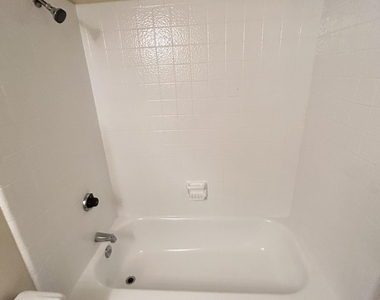 3147 E Edgewood Avenue - Photo Thumbnail 28