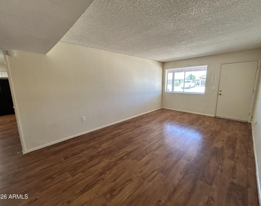 3147 E Edgewood Avenue - Photo Thumbnail 6