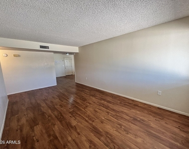 3147 E Edgewood Avenue - Photo Thumbnail 3