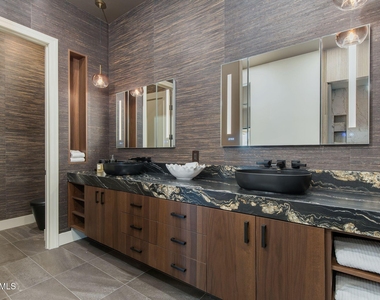 13412 N 14th Place - Photo Thumbnail 33