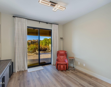 13412 N 14th Place - Photo Thumbnail 45