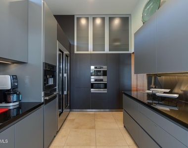 13412 N 14th Place - Photo Thumbnail 10